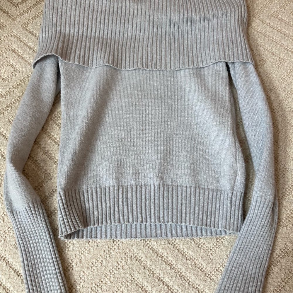 Refuge Light Gray Off-the-Shoulder Sweater Sz S